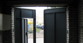 Купить гаражные ворота распашные Тверь, цена от 3937 руб.