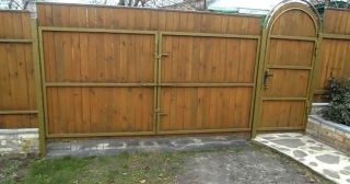 Купить распашные ворота деревянные Тверь, цена от 2782 руб.